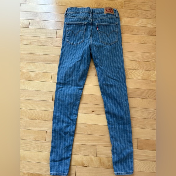 Levi's High Rise Blue Jeans - Picture 2 of 4